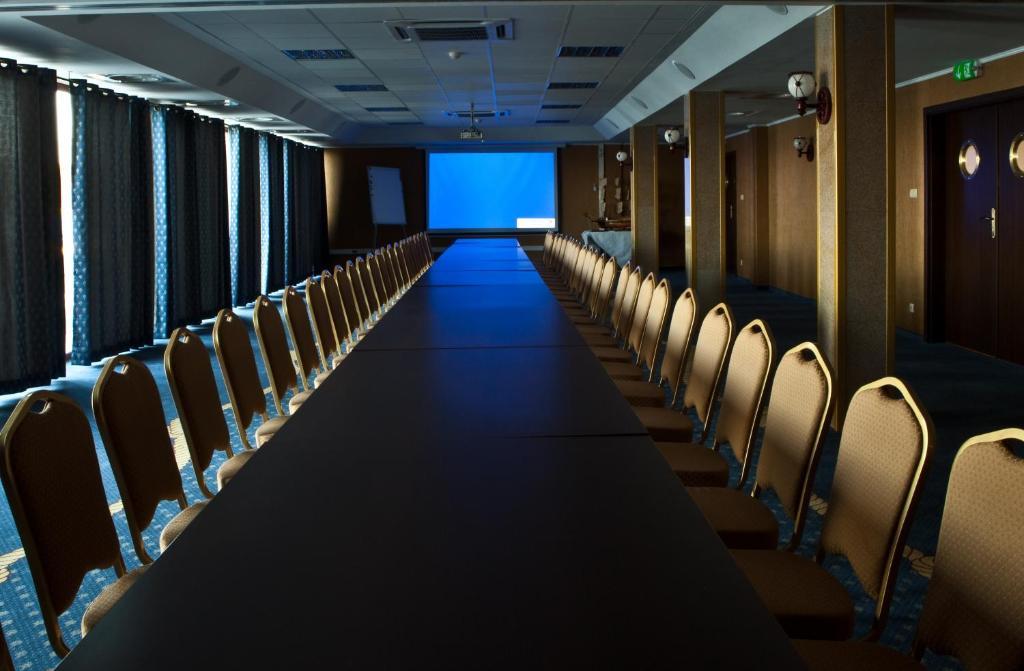 Shuma Hotel Dabrowa Gornicza Luaran gambar